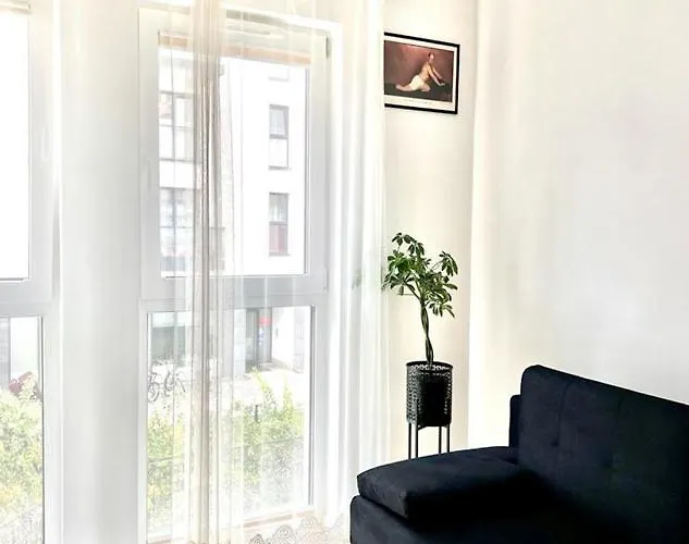 George Przy Stadionie Narodowym * Warszawa